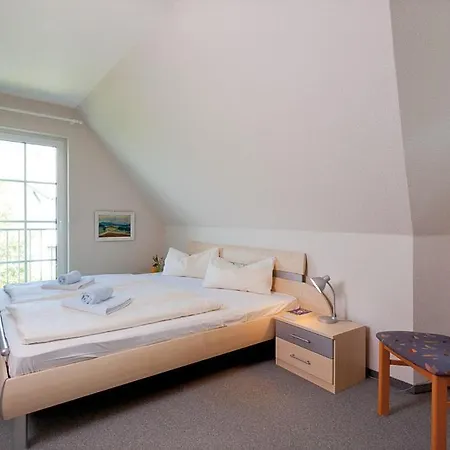 53 2, Lindenweg 4 B Апартаменты Karlshagen